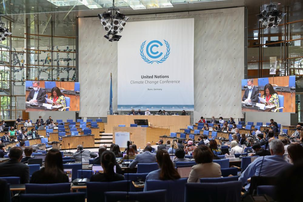 Delegates gather for the closing plenary of the Global Stocktake Technical Dialogue (Photo by IISD/ENB | Kiara Worth)