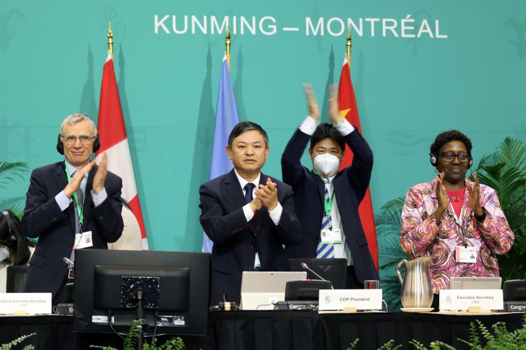 From L-R: David Cooper, CBD Deputy Executive Secretary; COP 15 President Huang Runqiu, Minister of Ecology and Environment, China; Xia Yingxian, China; and Elizabeth Maruma Mrema, CBD Executive Secretary